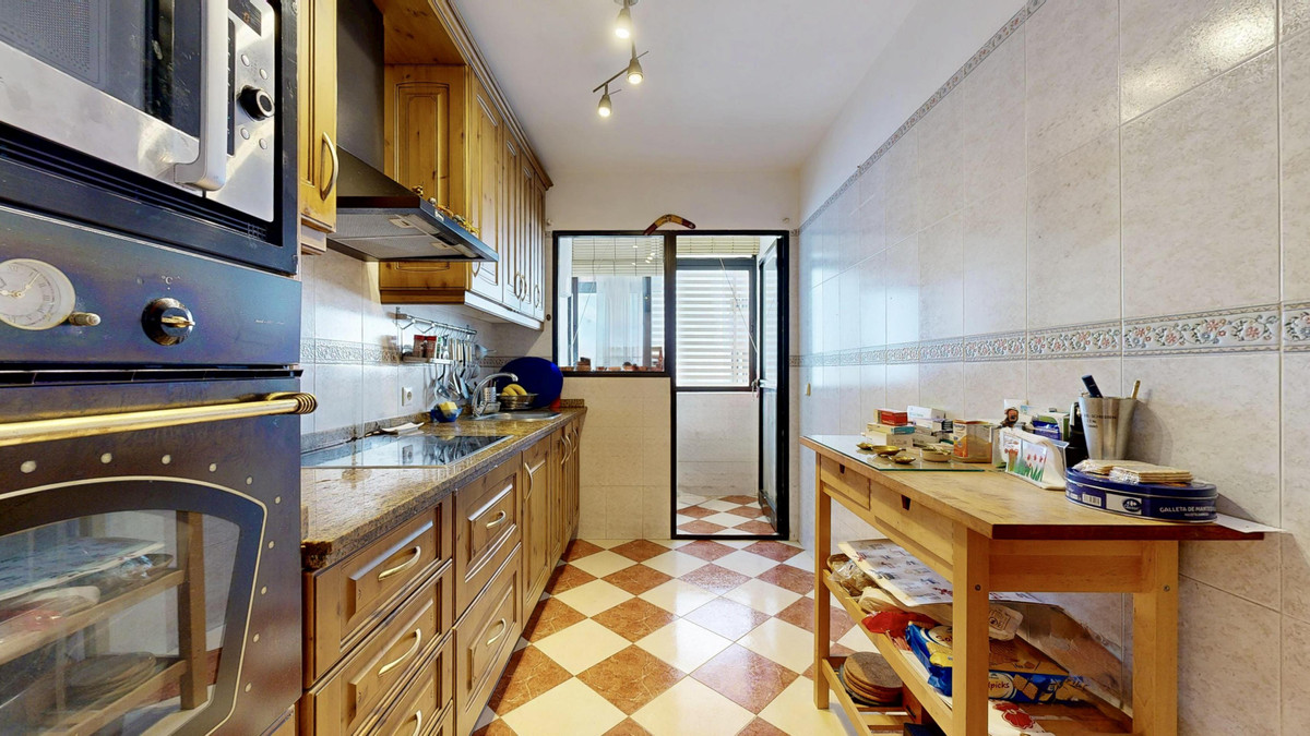 3 Bed Apartment for sale in Fuengirola Costa Del Sol, Málaga, Spain