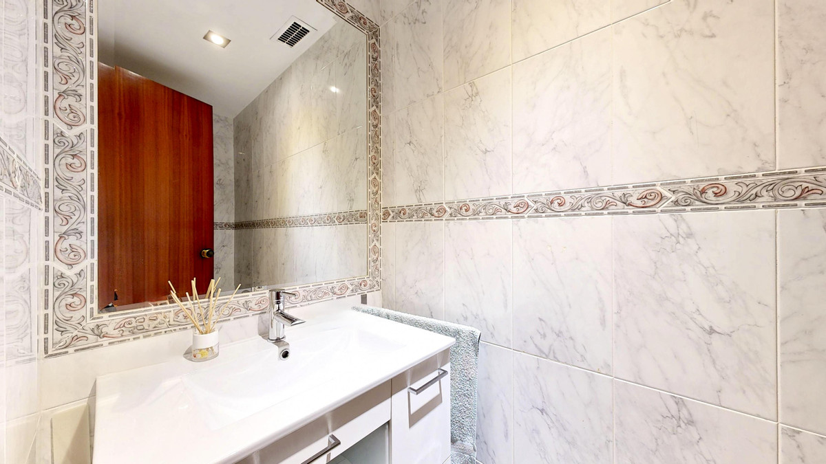 3 Bed Apartment for sale in Fuengirola Costa Del Sol, Málaga, Spain