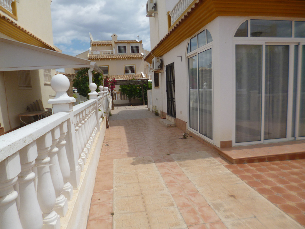 3 Bed Townhouse for sale in Playa Flamenca Costa Blanca, Alicante, Spain