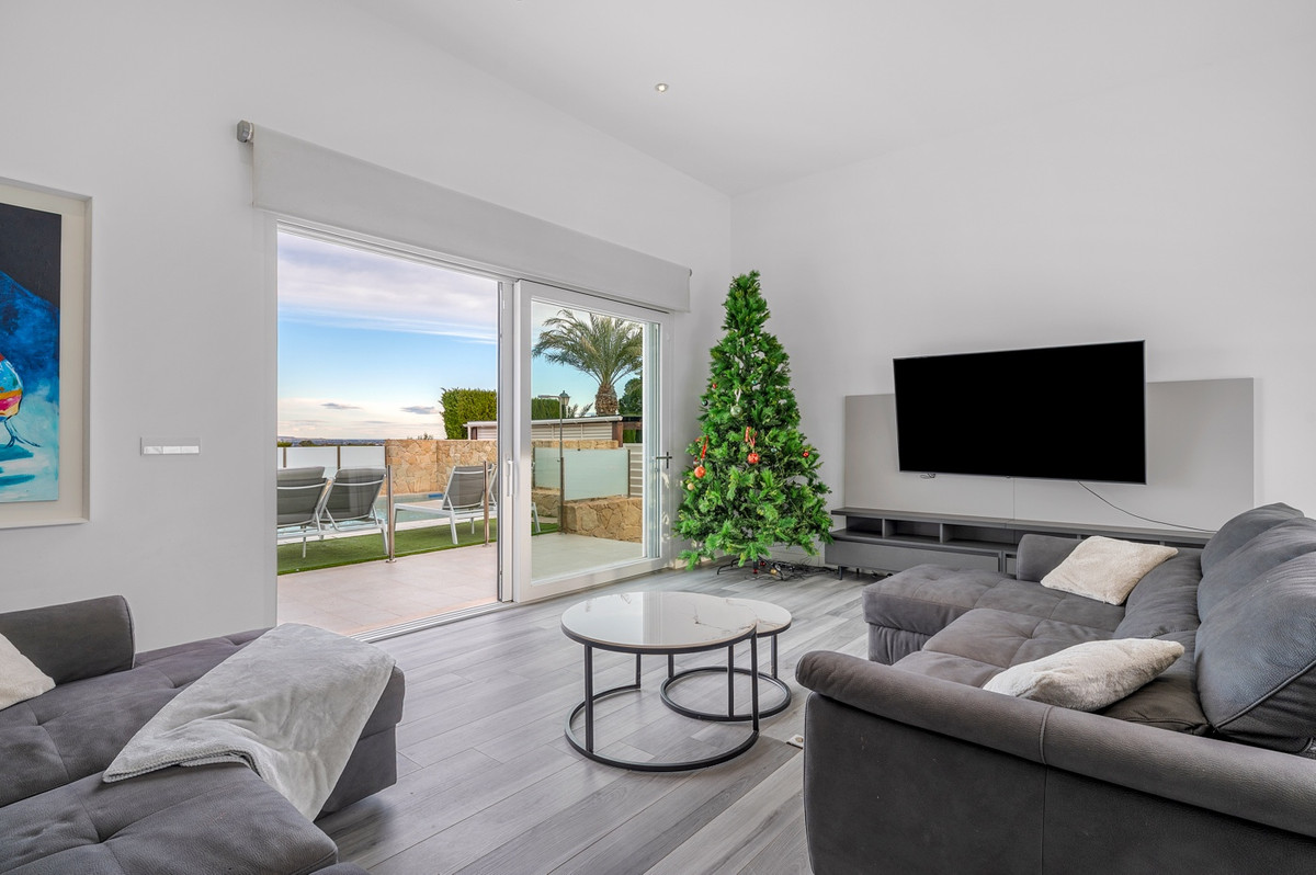 4 Bed Townhouse for sale in Algorfa Costa Blanca, Alicante, Spain