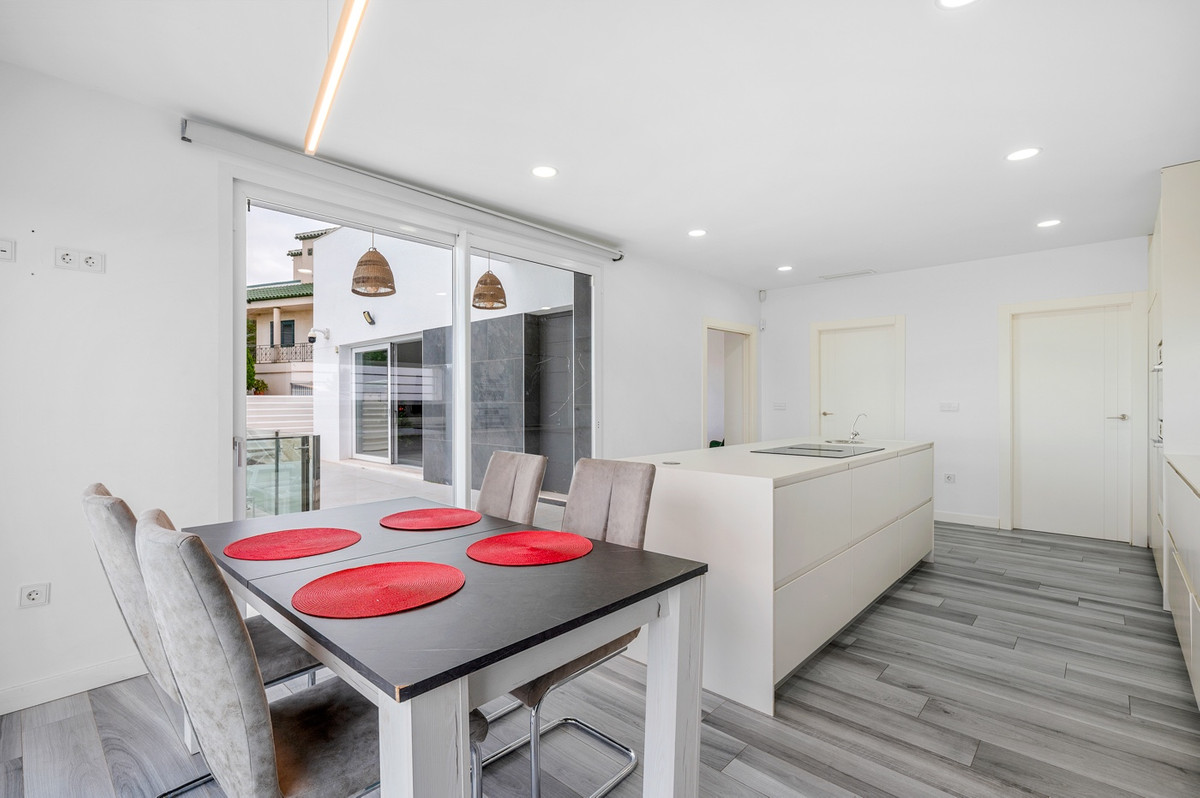4 Bed Townhouse for sale in Algorfa Costa Blanca, Alicante, Spain