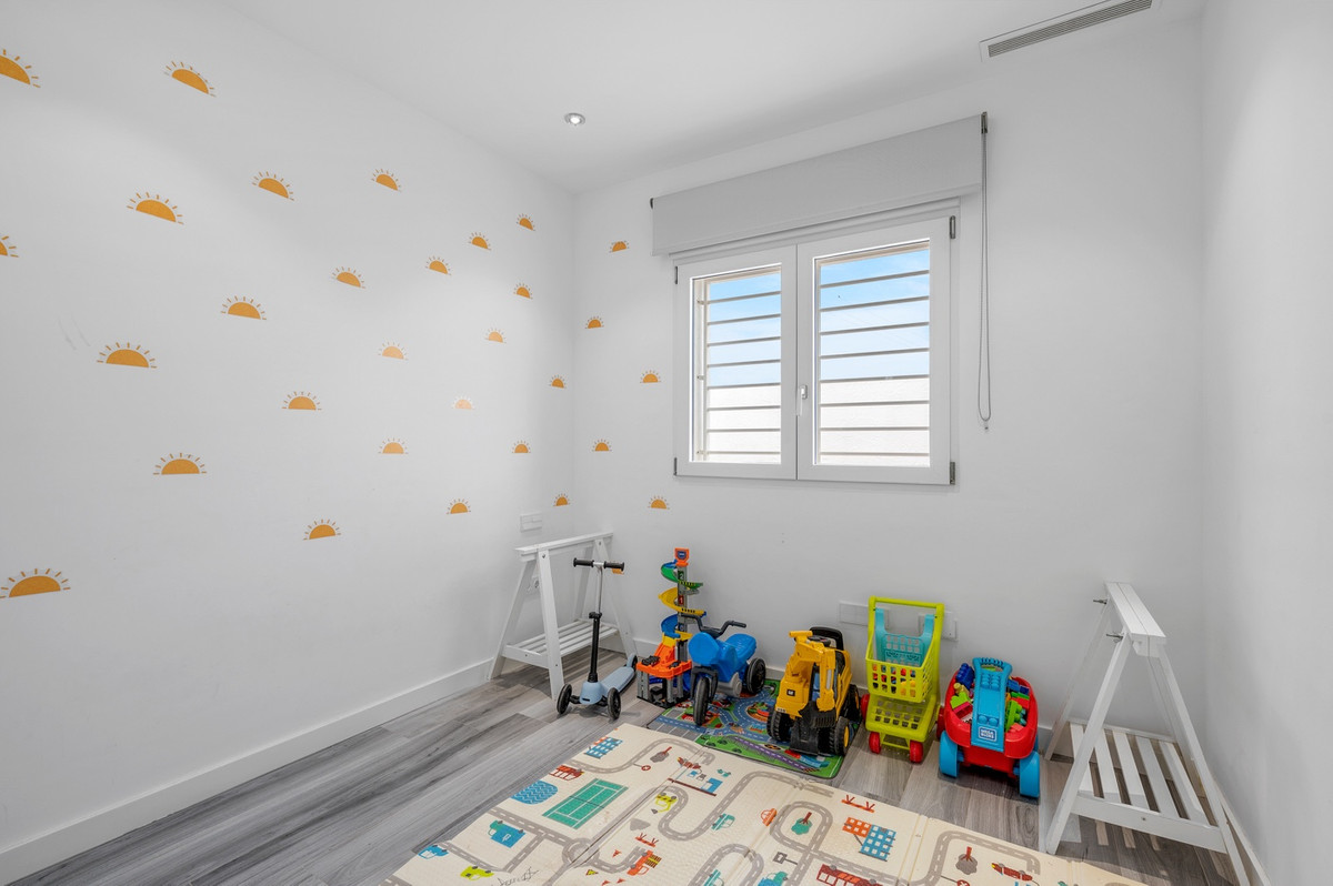 4 Bed Townhouse for sale in Algorfa Costa Blanca, Alicante, Spain