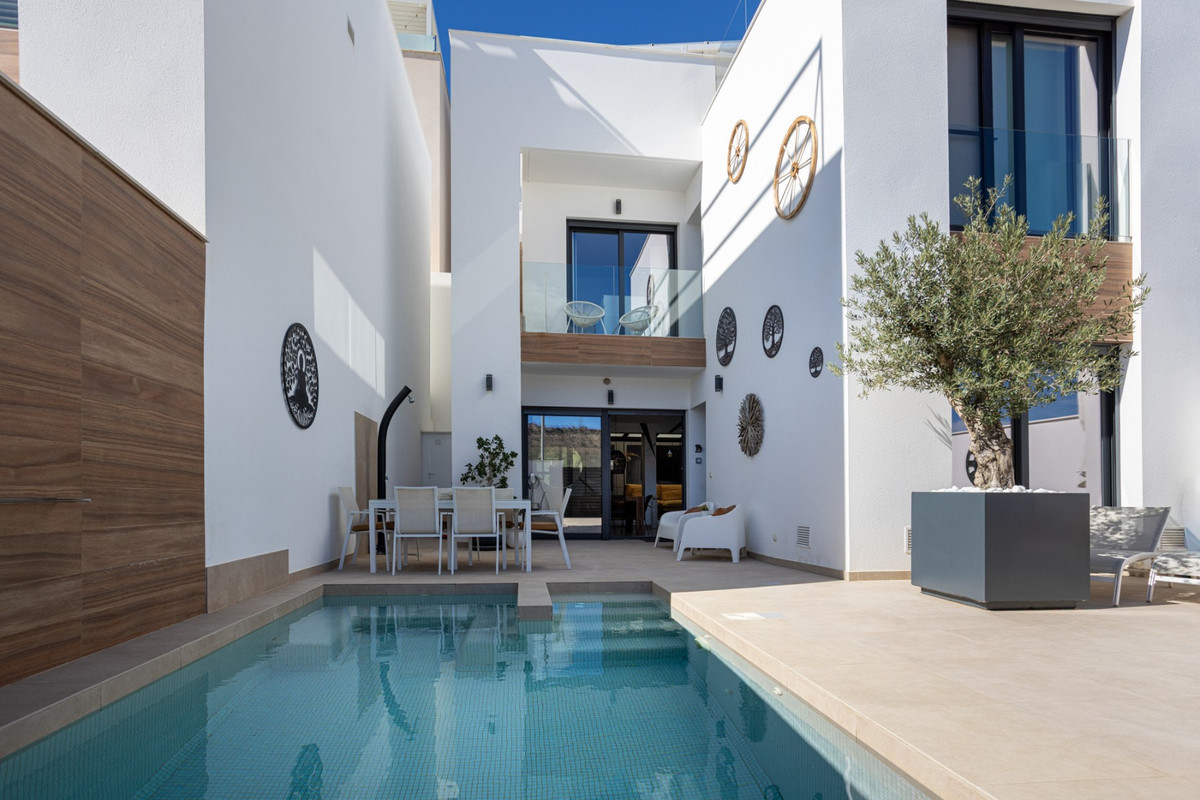 3 Bed Townhouse for sale in Benijofar Costa Blanca, Alicante, Spain