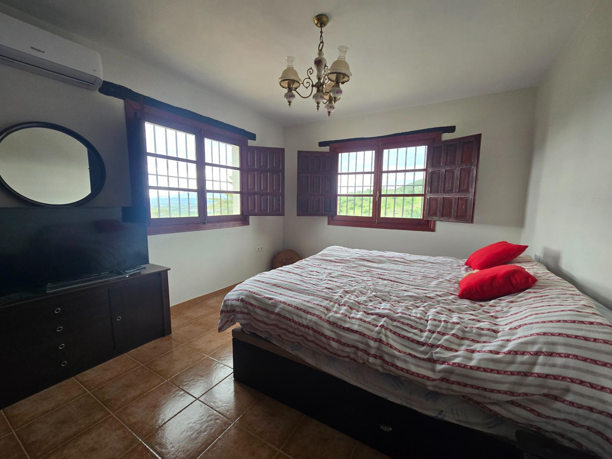 5 Bed Townhouse for sale in Cártama Costa Del Sol, Málaga, Spain