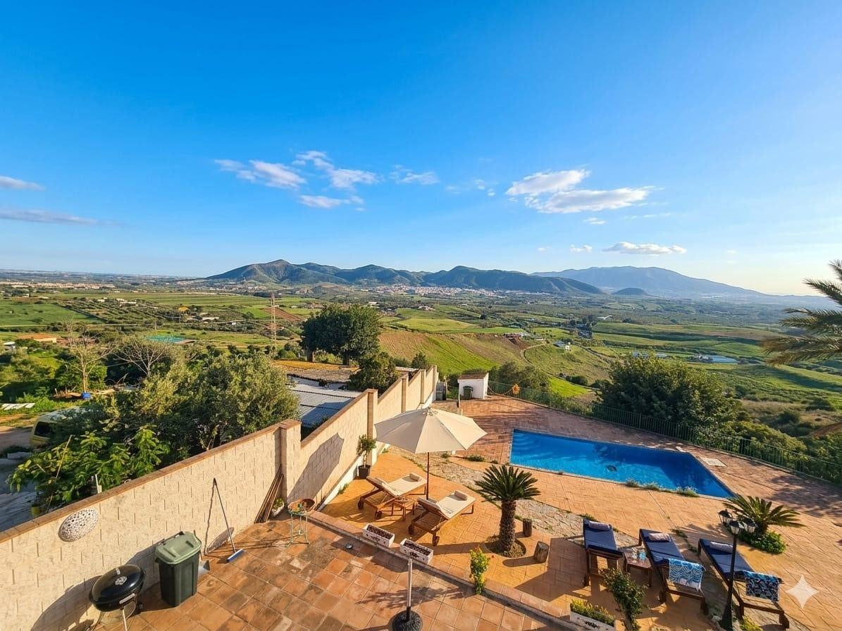 5 Bed Townhouse for sale in Cártama Costa Del Sol, Málaga, Spain