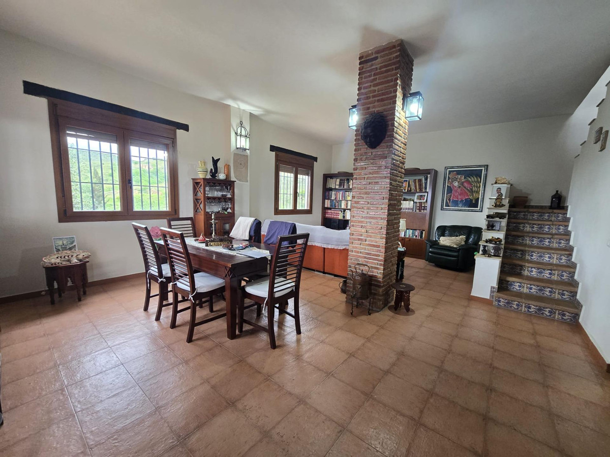 5 Bed Townhouse for sale in Cártama Costa Del Sol, Málaga, Spain