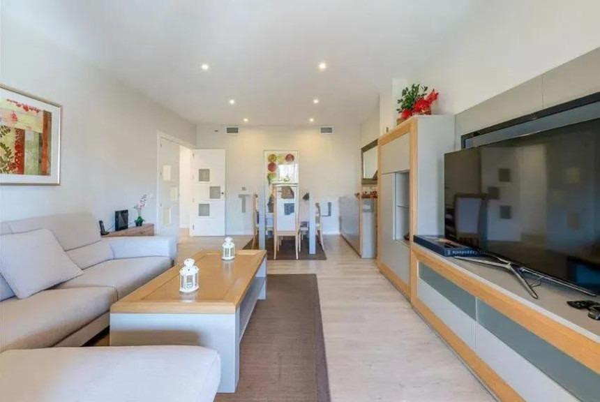 4 Bed Apartment for sale in Arroyo De La Miel Costa Del Sol, Málaga, Spain