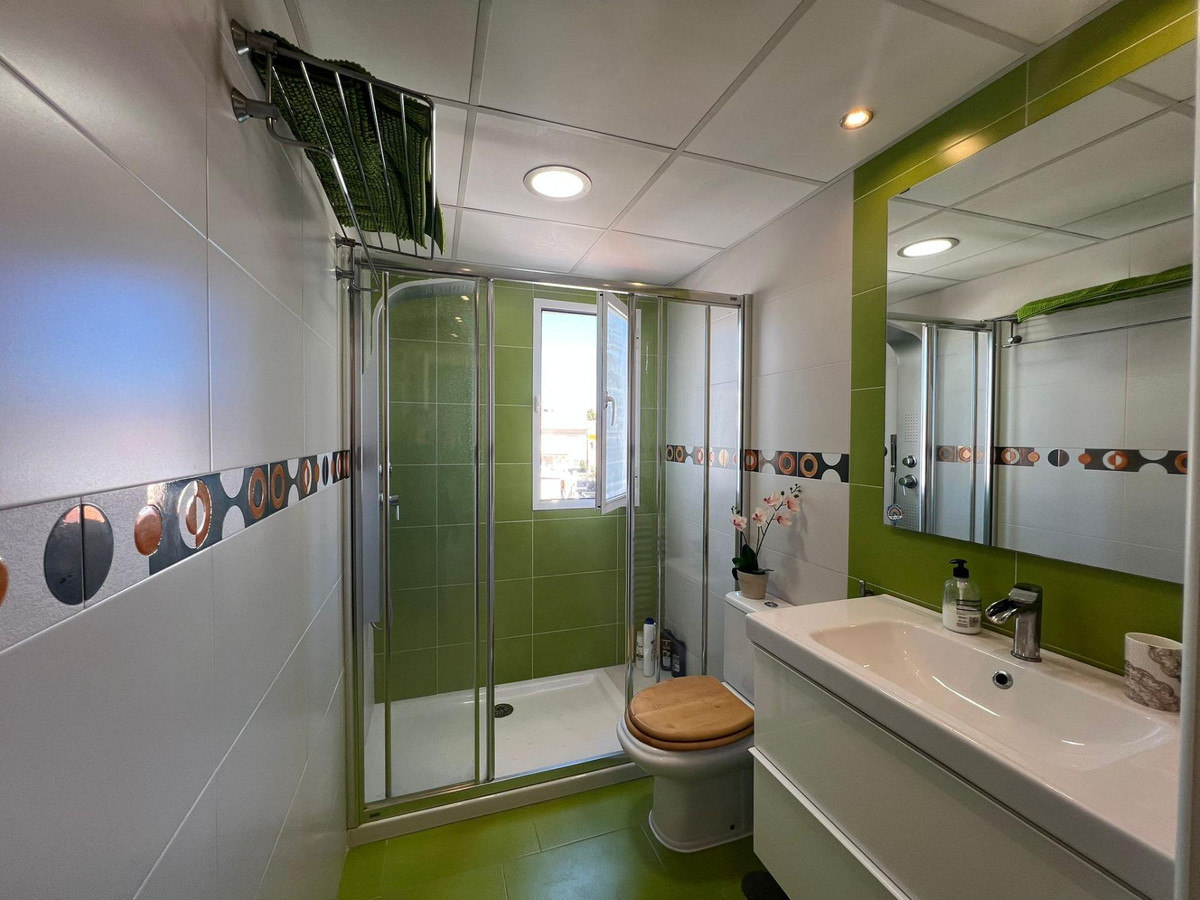 4 Bed Apartment for sale in Arroyo De La Miel Costa Del Sol, Málaga, Spain