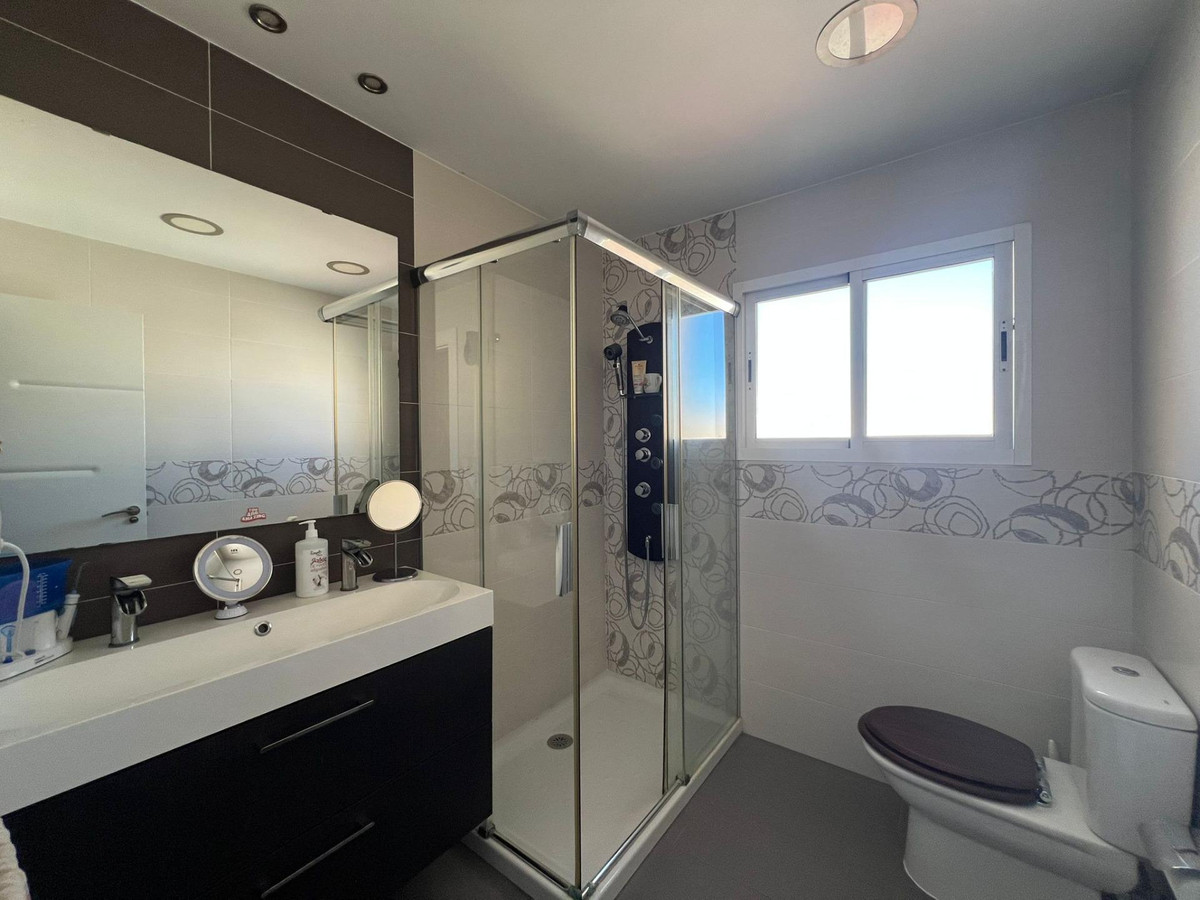 4 Bed Apartment for sale in Arroyo De La Miel Costa Del Sol, Málaga, Spain
