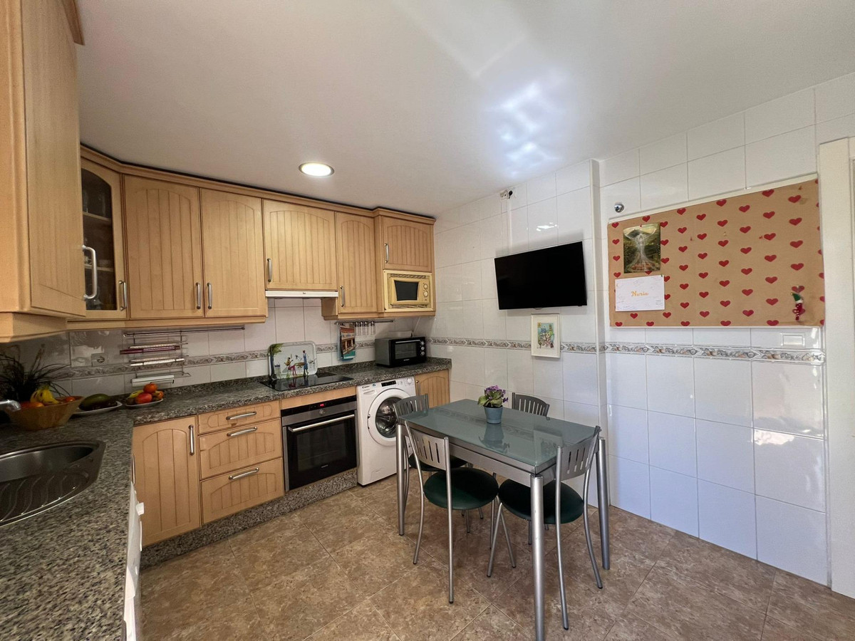 4 Bed Apartment for sale in Arroyo De La Miel Costa Del Sol, Málaga, Spain