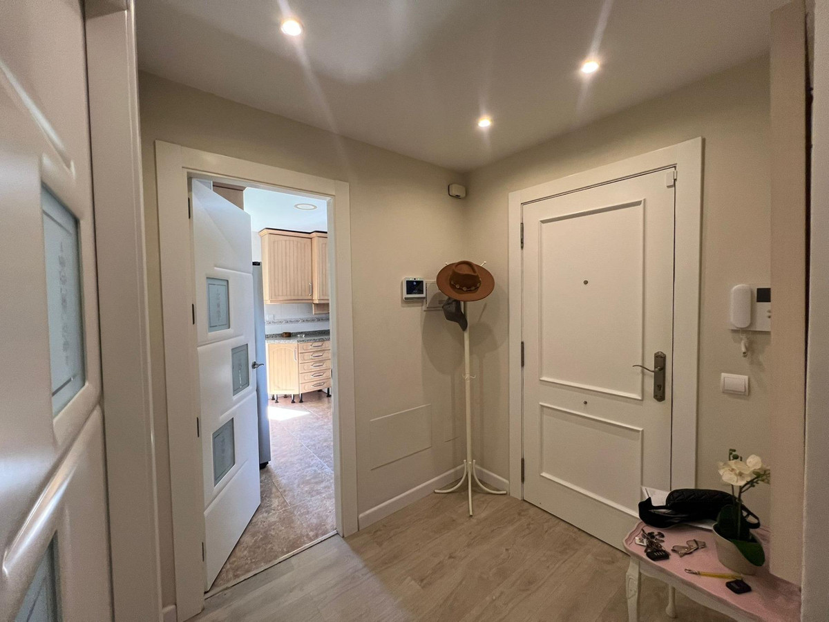 4 Bed Apartment for sale in Arroyo De La Miel Costa Del Sol, Málaga, Spain
