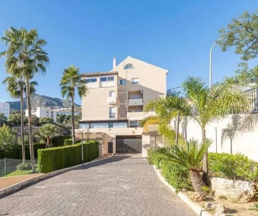 4 Bed Apartment for sale in Arroyo De La Miel Costa Del Sol, Málaga, Spain
