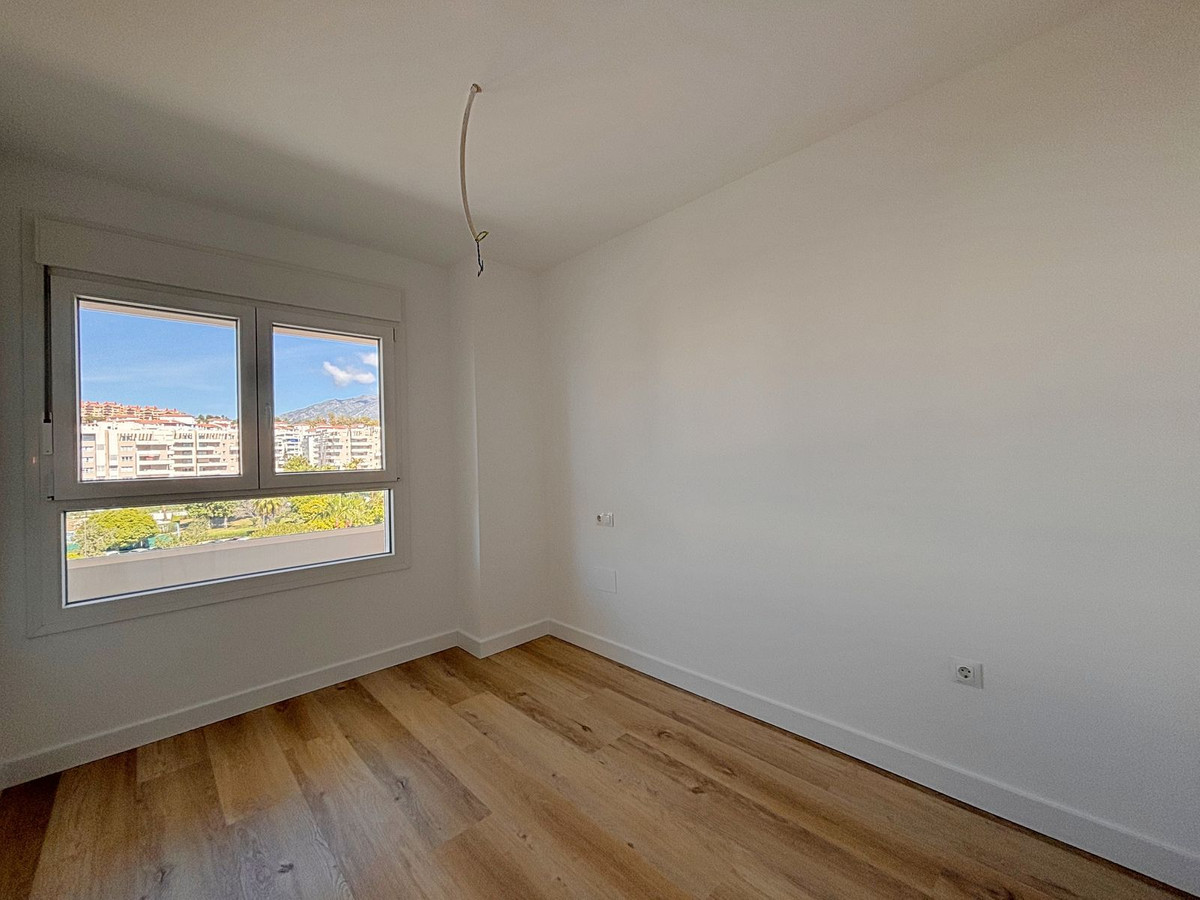 Se vende Apartamento Planta Media de 3 dormitorios en Costa Del Sol, Málaga, España