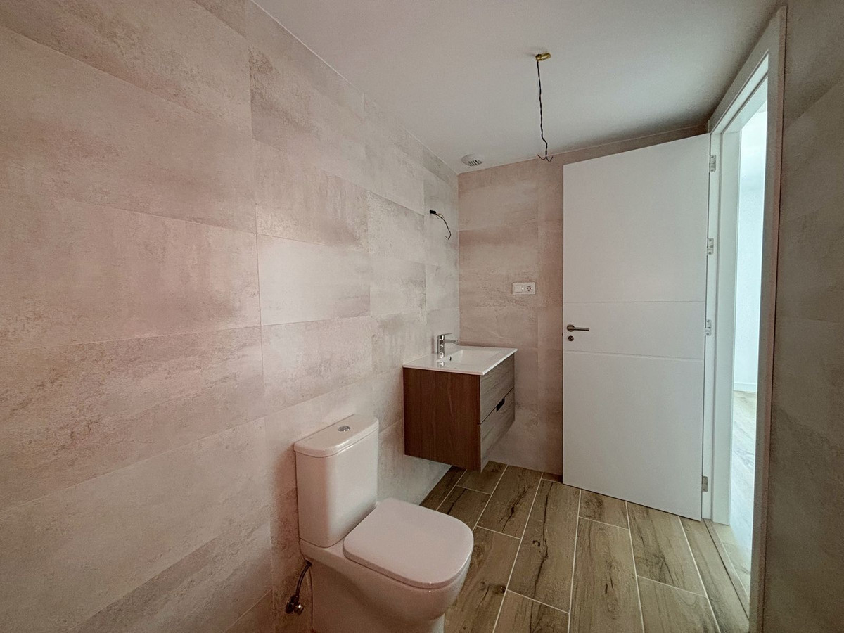 Se vende Apartamento Planta Media de 3 dormitorios en Costa Del Sol, Málaga, España