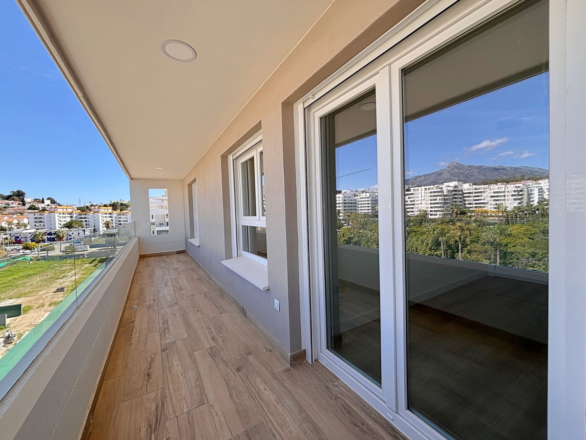 Se vende Apartamento Planta Media de 3 dormitorios en Costa Del Sol, Málaga, España