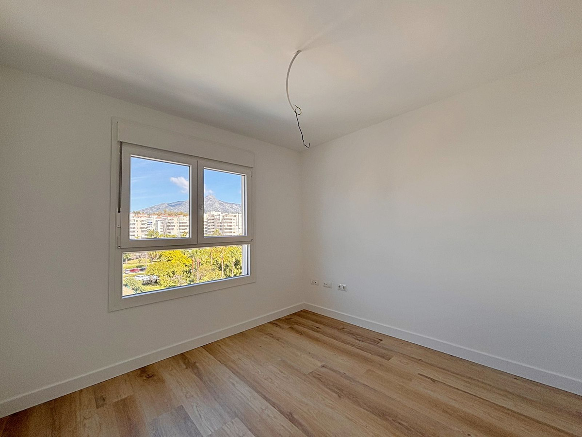 Se vende Apartamento Planta Media de 3 dormitorios en Costa Del Sol, Málaga, España