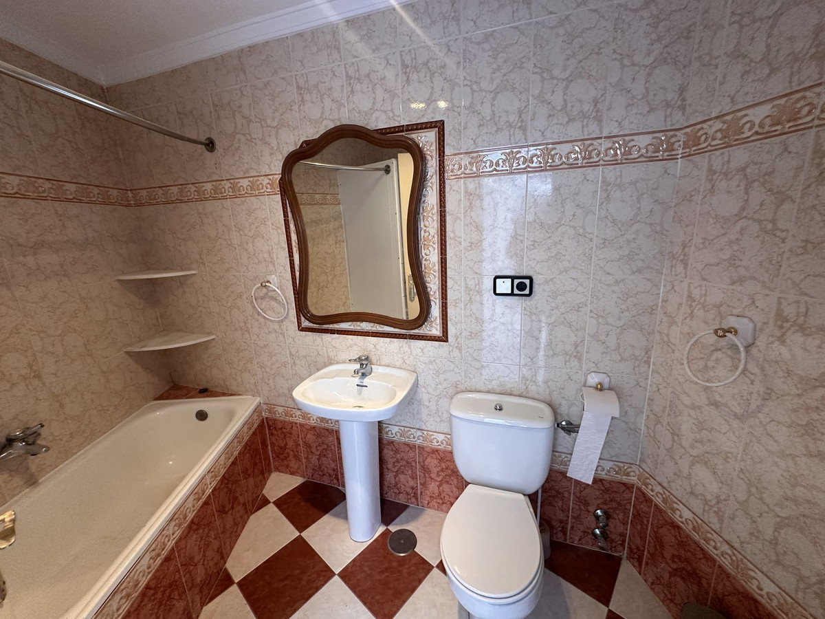 4 Bed Apartment for sale in Alhaurín El Grande Costa Del Sol, Málaga, Spain