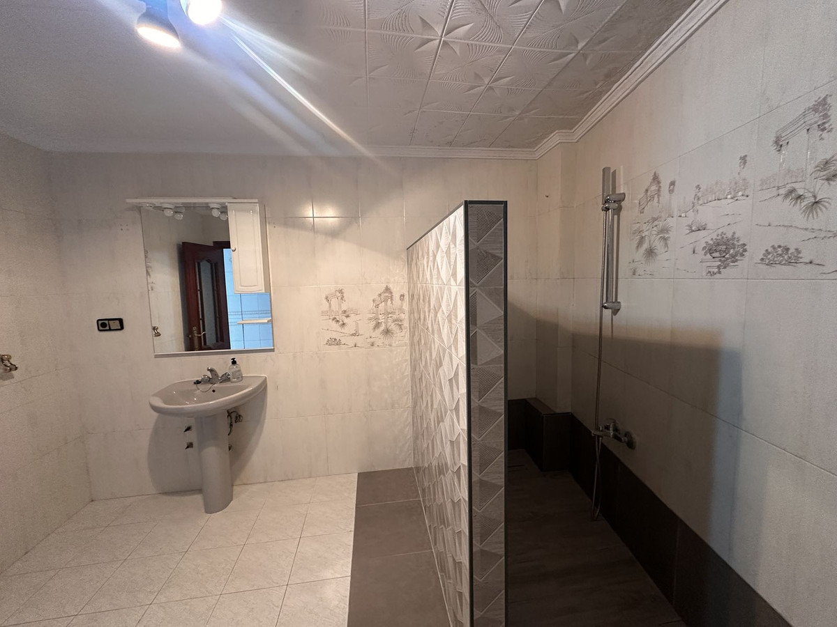 4 Bed Apartment for sale in Alhaurín El Grande Costa Del Sol, Málaga, Spain
