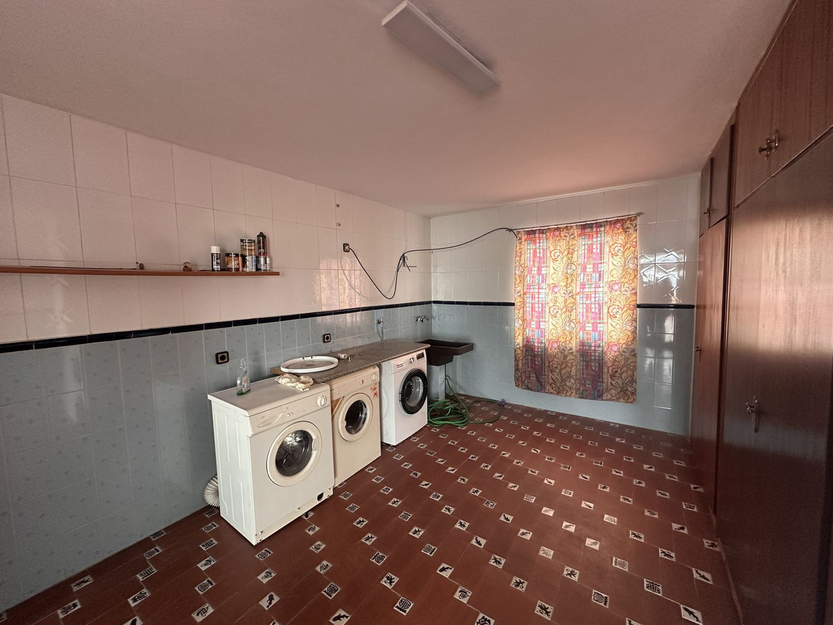 4 Bed Apartment for sale in Alhaurín El Grande Costa Del Sol, Málaga, Spain