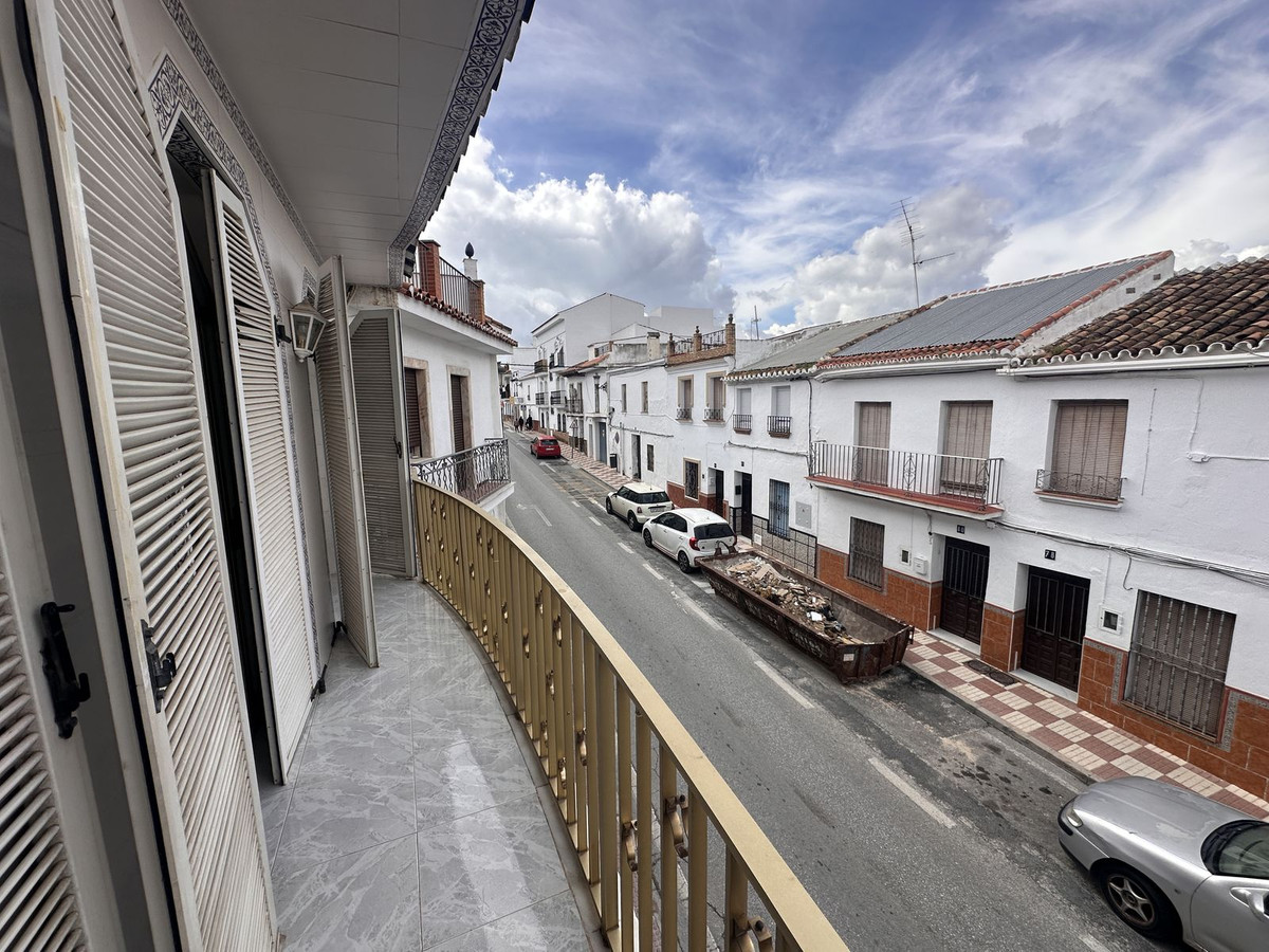 4 Bed Apartment for sale in Alhaurín El Grande Costa Del Sol, Málaga, Spain