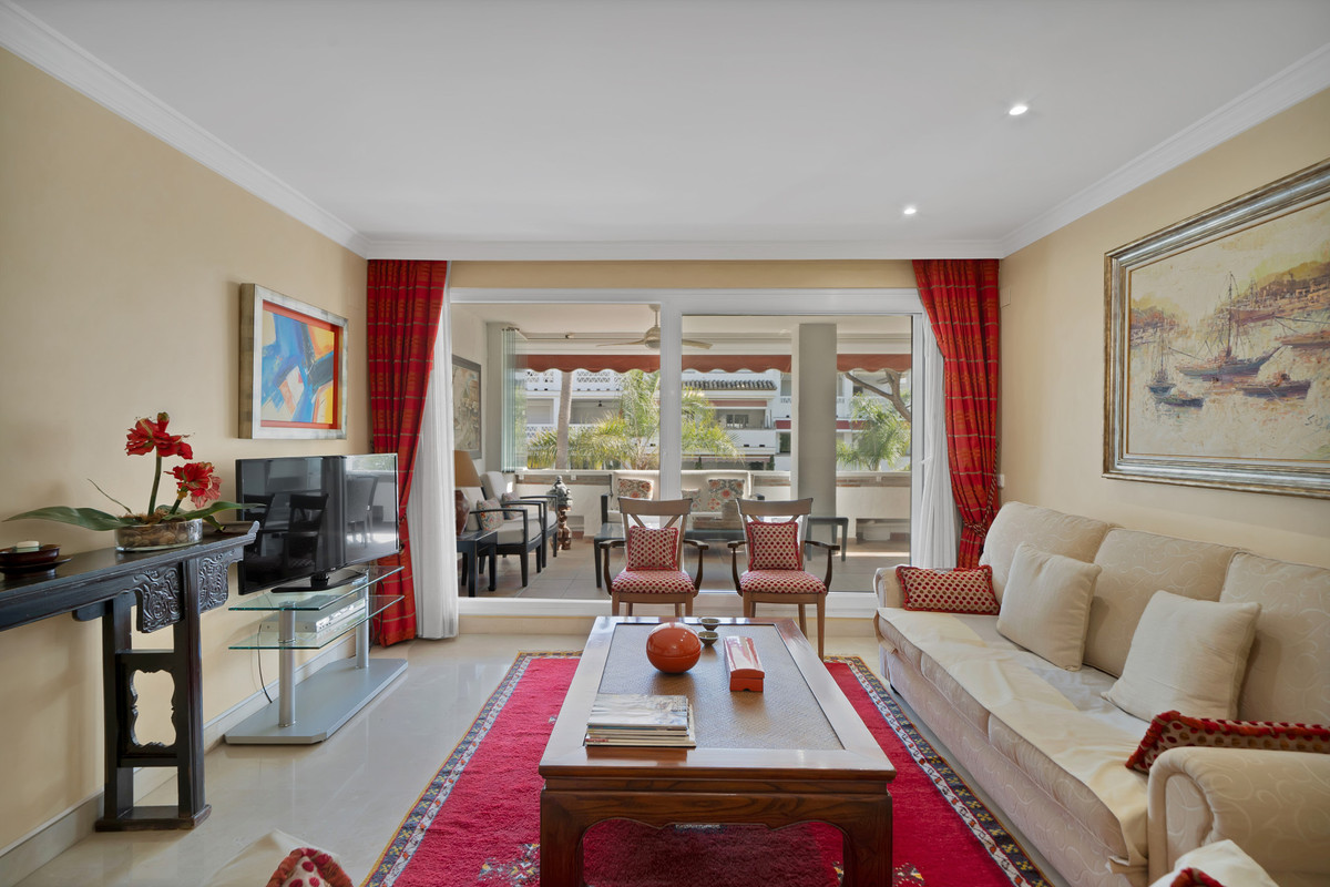 3 Bed Apartment for sale in The Golden Mile Costa Del Sol, Málaga, Spain