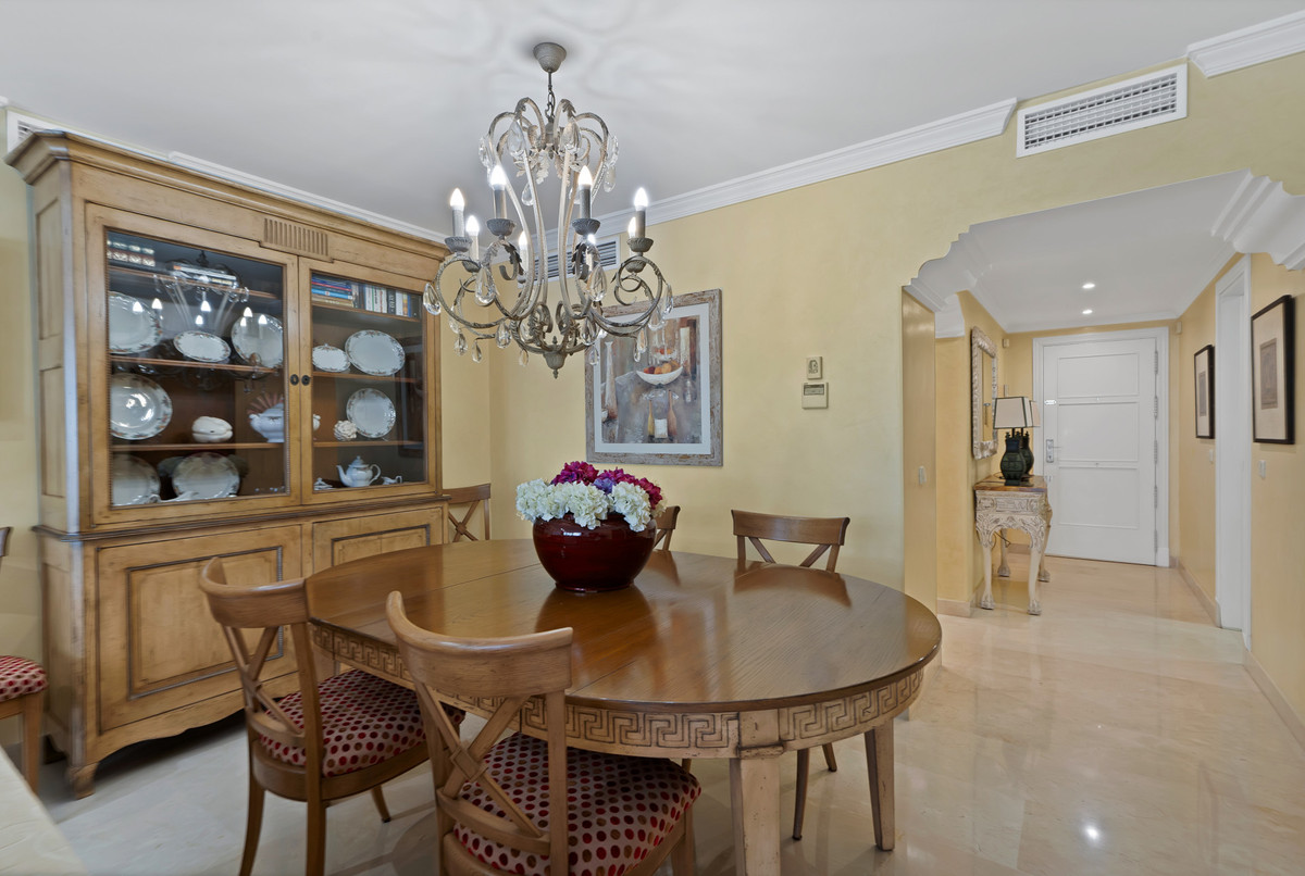 3 Bed Apartment for sale in The Golden Mile Costa Del Sol, Málaga, Spain