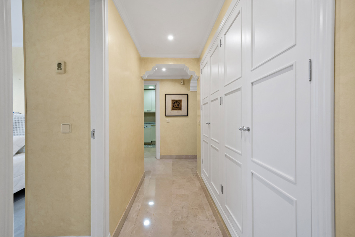 3 Bed Apartment for sale in The Golden Mile Costa Del Sol, Málaga, Spain