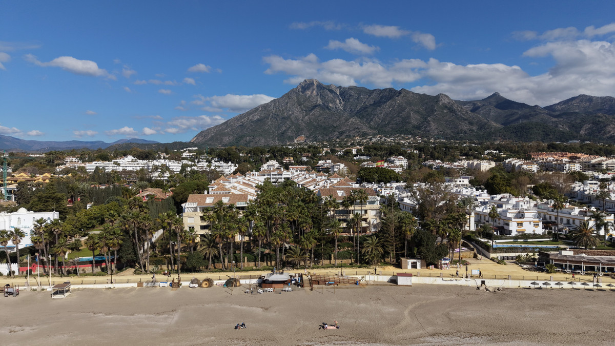 3 Bed Apartment for sale in The Golden Mile Costa Del Sol, Málaga, Spain