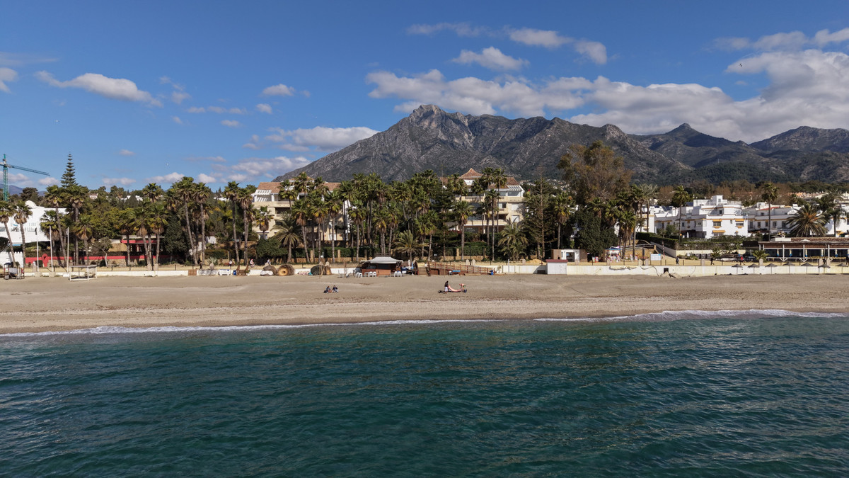 3 Bed Apartment for sale in The Golden Mile Costa Del Sol, Málaga, Spain