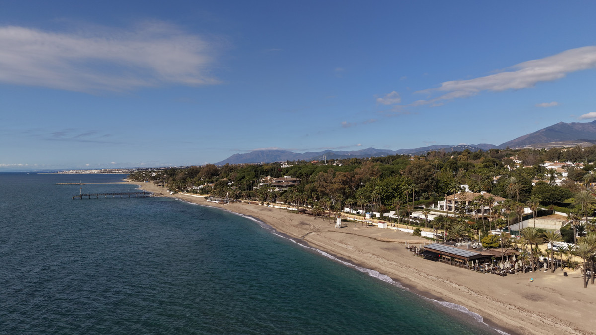 3 Bed Apartment for sale in The Golden Mile Costa Del Sol, Málaga, Spain