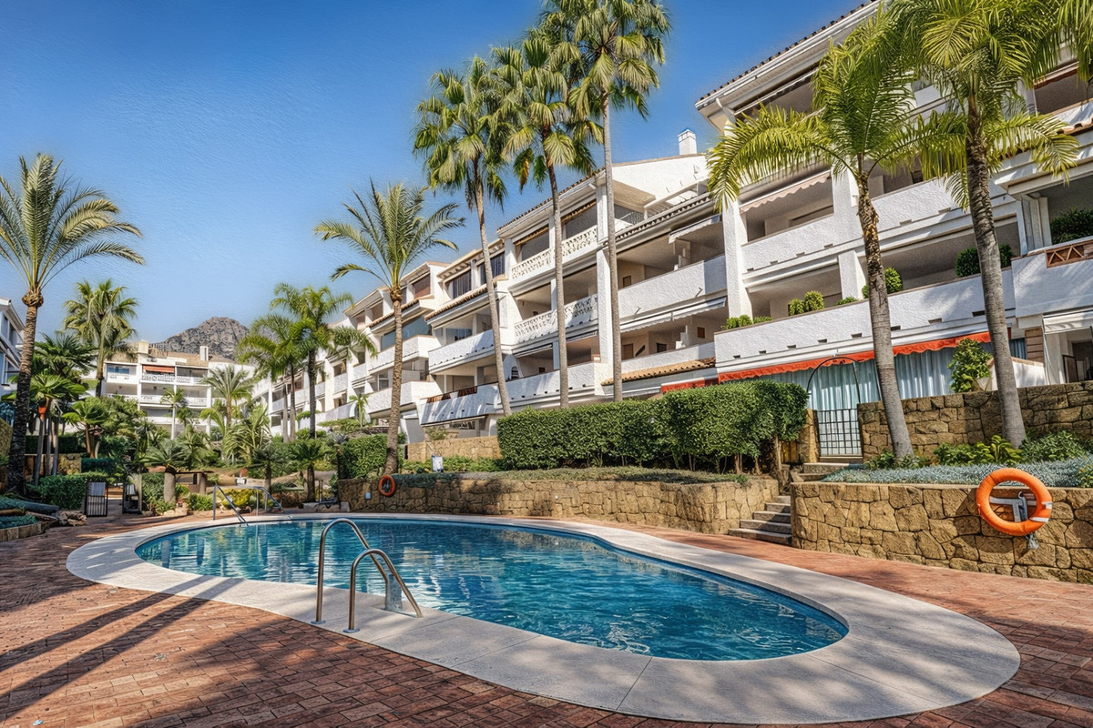 3 Bed Apartment for sale in The Golden Mile Costa Del Sol, Málaga, Spain