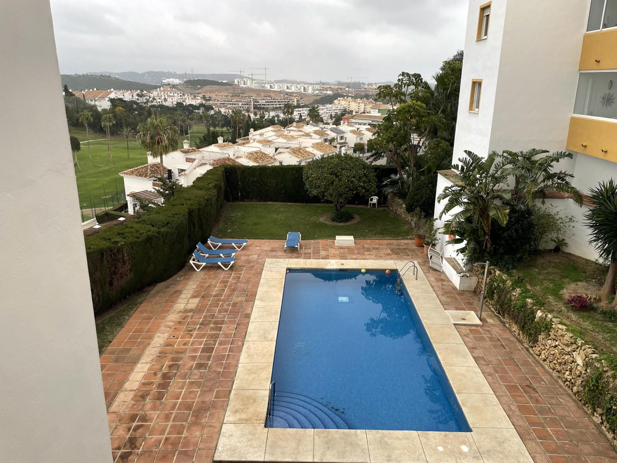 Se vende Apartamento Planta Media de 2 dormitorios en Costa Del Sol, Málaga, España
