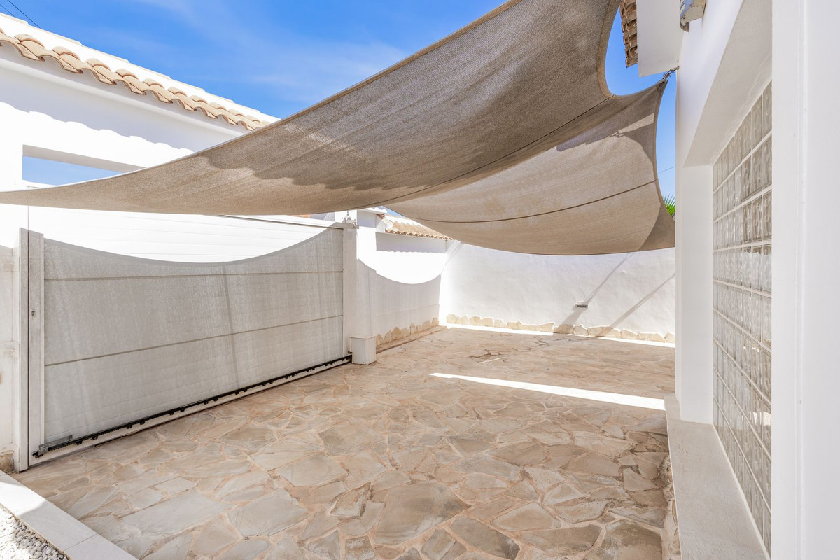 Se vende Villa - Chalet de 5 dormitorios en Costa Blanca, Alicante, España