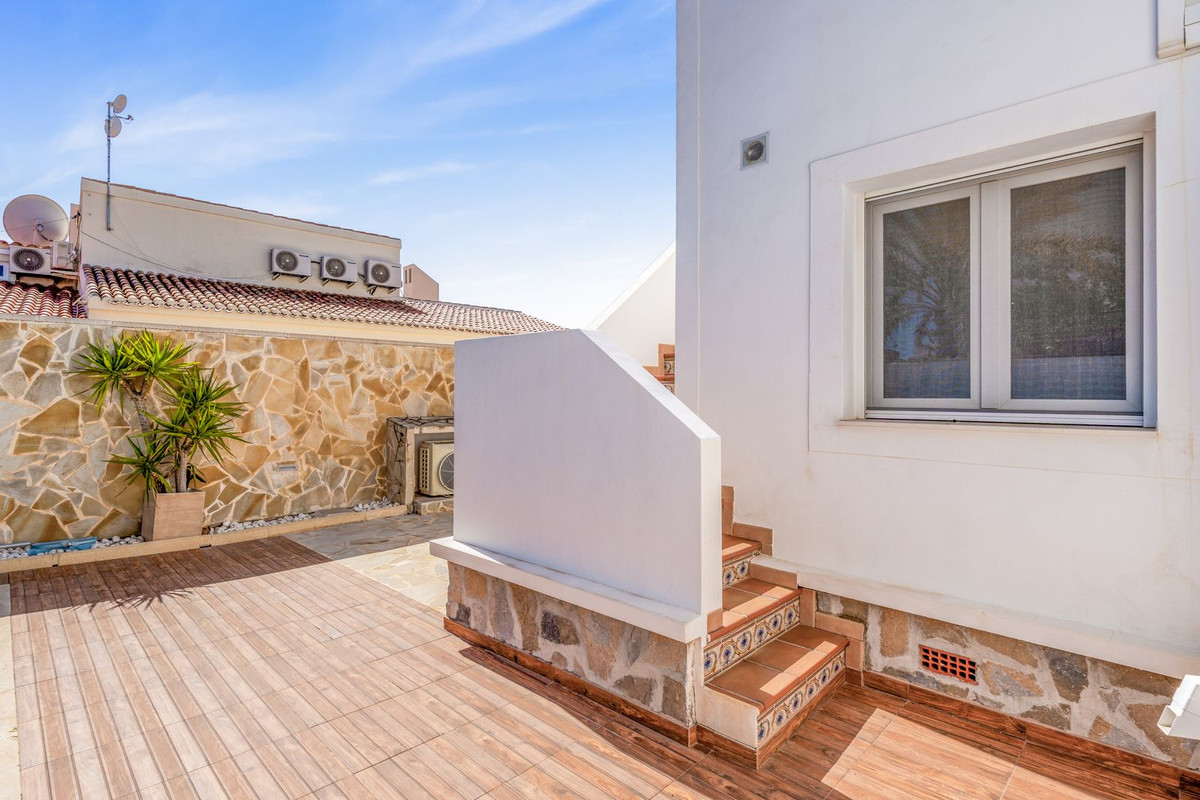 Se vende Villa - Chalet de 5 dormitorios en Costa Blanca, Alicante, España