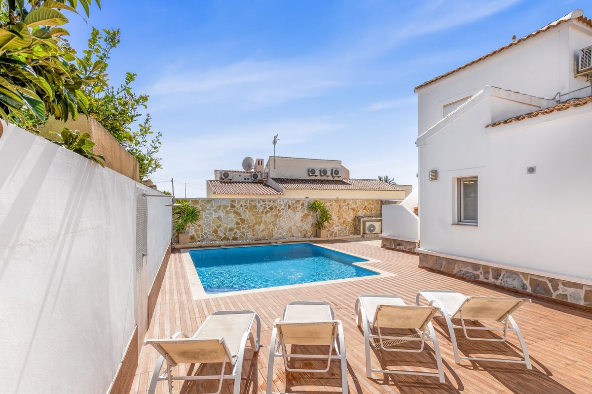 Se vende Villa - Chalet de 5 dormitorios en Costa Blanca, Alicante, España