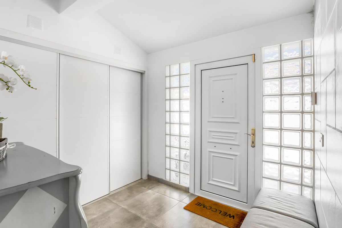 Se vende Villa - Chalet de 5 dormitorios en Costa Blanca, Alicante, España