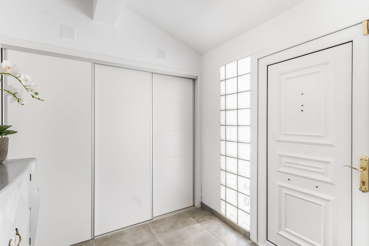 Se vende Villa - Chalet de 5 dormitorios en Costa Blanca, Alicante, España