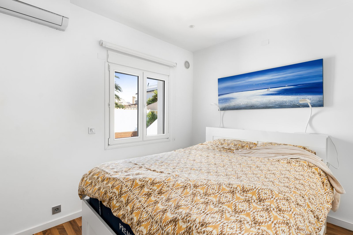 Se vende Villa - Chalet de 5 dormitorios en Costa Blanca, Alicante, España