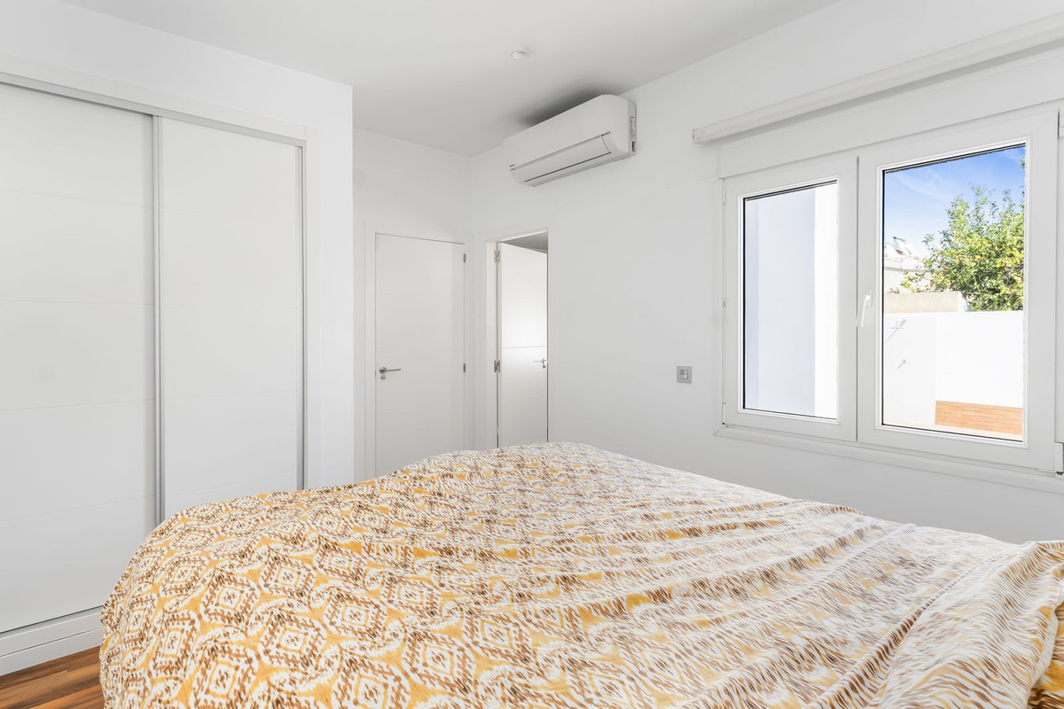 Se vende Villa - Chalet de 5 dormitorios en Costa Blanca, Alicante, España