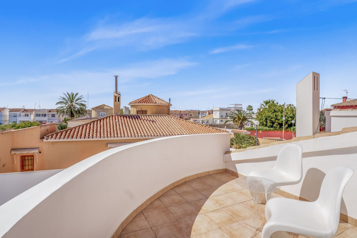 Se vende Villa - Chalet de 5 dormitorios en Costa Blanca, Alicante, España