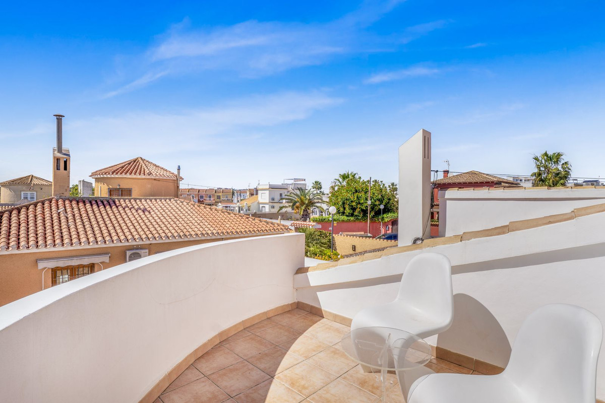 Se vende Villa - Chalet de 5 dormitorios en Costa Blanca, Alicante, España