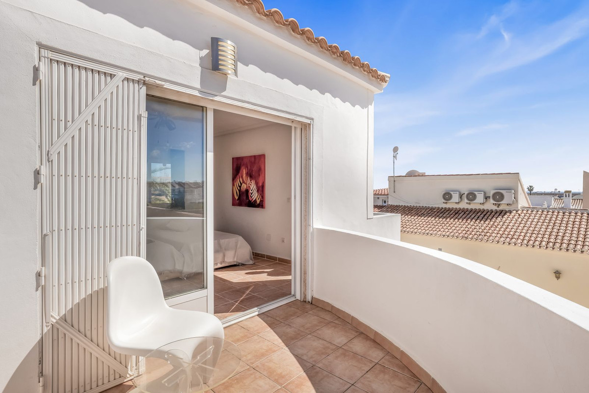 Se vende Villa - Chalet de 5 dormitorios en Costa Blanca, Alicante, España