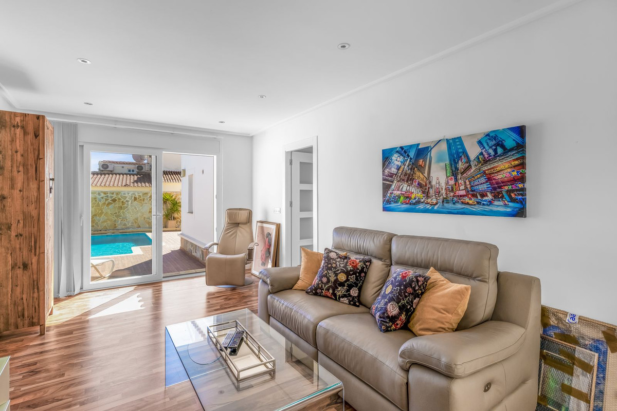 Se vende Villa - Chalet de 5 dormitorios en Costa Blanca, Alicante, España