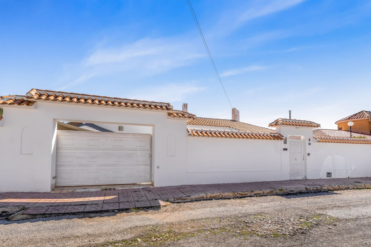 Se vende Villa - Chalet de 5 dormitorios en Costa Blanca, Alicante, España