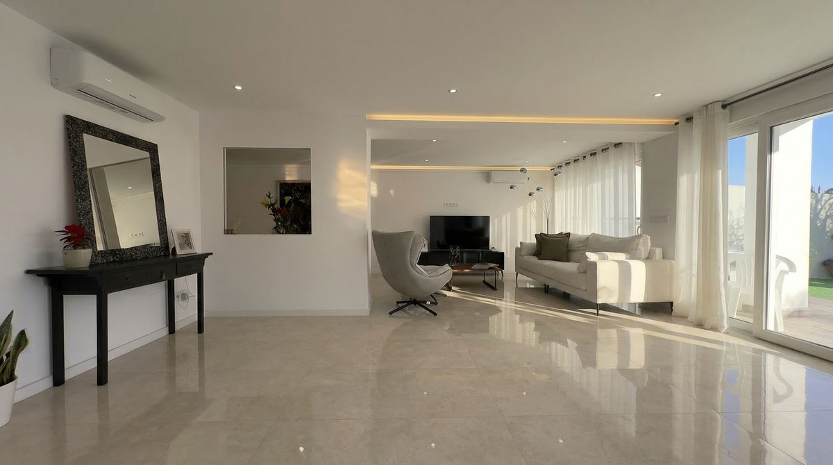 3 Bed Townhouse for sale in Calahonda Costa Del Sol, Málaga, Spain
