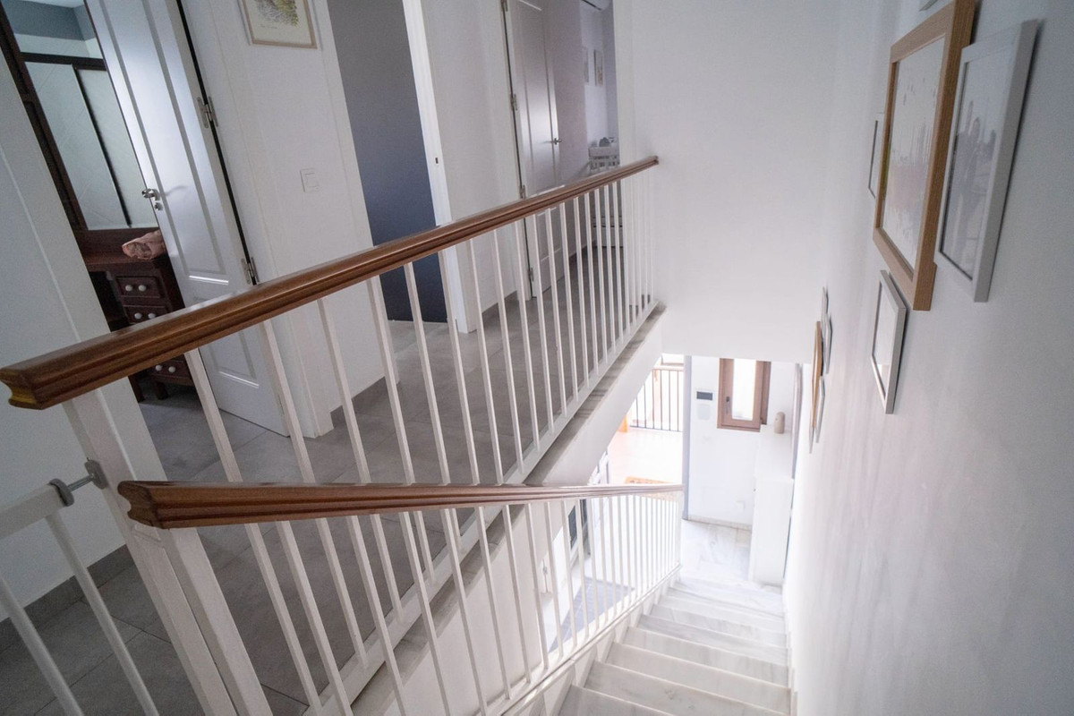 Se vende Pareada de 6 dormitorios en Costa Del Sol, Málaga, España