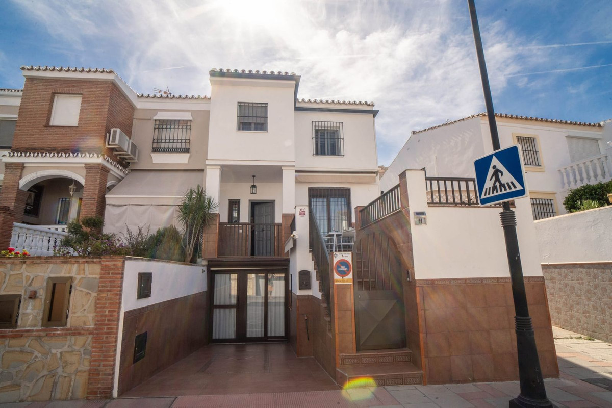 Se vende Pareada de 6 dormitorios en Costa Del Sol, Málaga, España