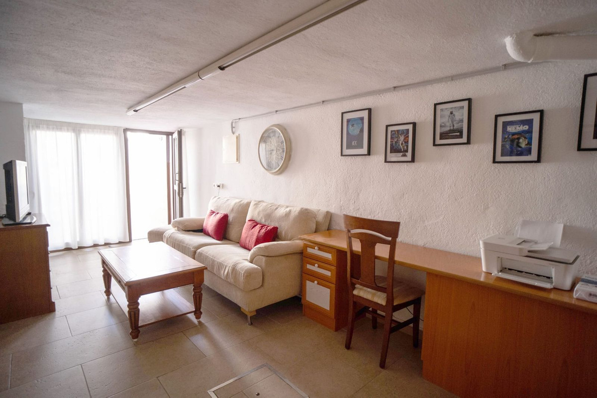 Se vende Pareada de 6 dormitorios en Costa Del Sol, Málaga, España