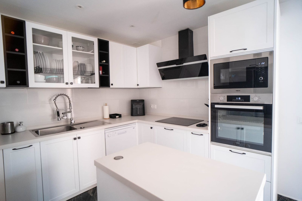 Se vende Pareada de 6 dormitorios en Costa Del Sol, Málaga, España