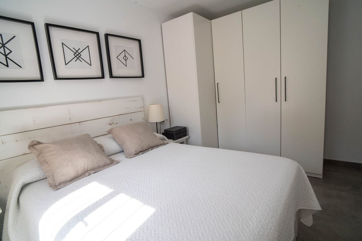 Se vende Pareada de 6 dormitorios en Costa Del Sol, Málaga, España